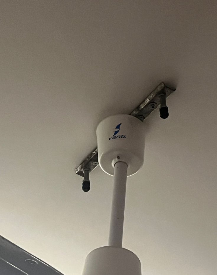 Beyaz ve Gri Tavan Vantilatörü - Görsel 2