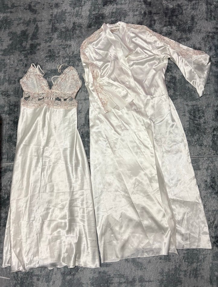 Beyaz Saten Takımı - Görsel 2