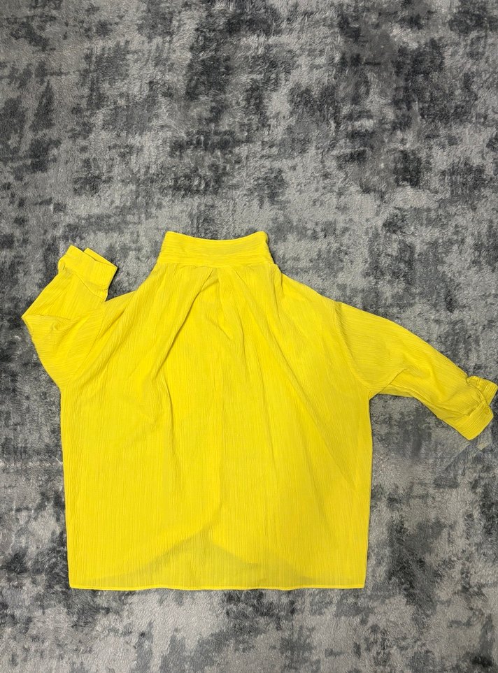 Sarı Düğmeli Kadın Gömlek - Görsel 2