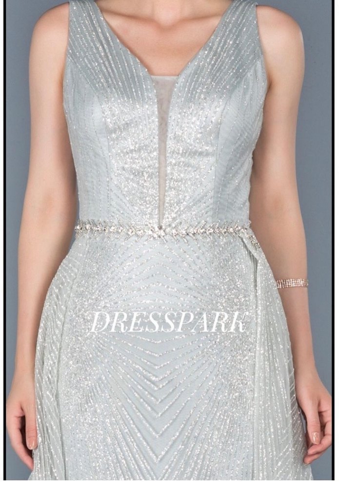 V Yaka Parlak Gri Uzun Kadın Abiye - Görsel 2