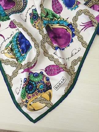 Kullanılmamış sarar twill eşarp