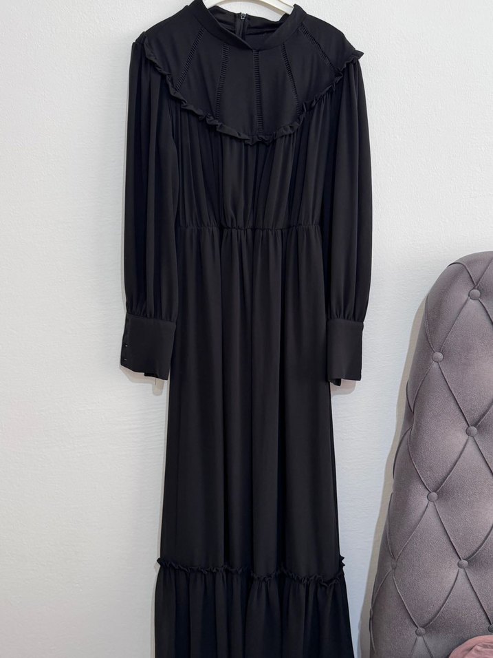 Uzun Siyah Gotik Fırfırlı Elbise - Görsel 4