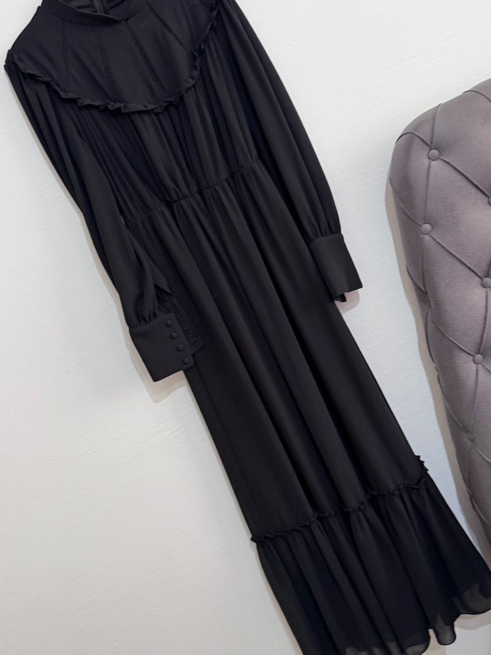 Uzun Siyah Gotik Fırfırlı Elbise - Görsel 2