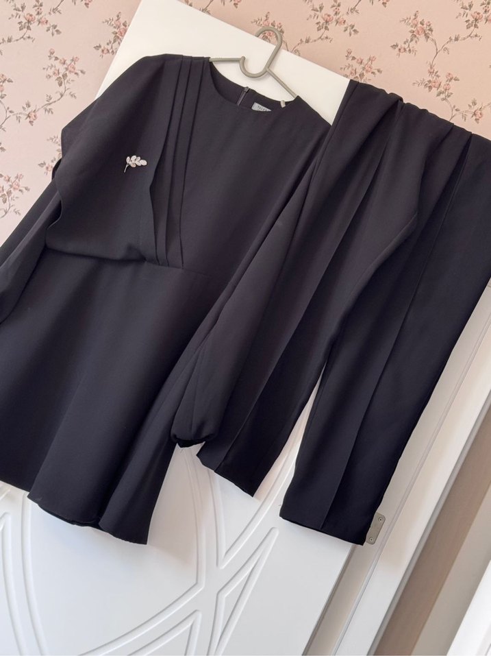 Siyah Uzun Kollu Midi Tesettür Takım - Görsel 3