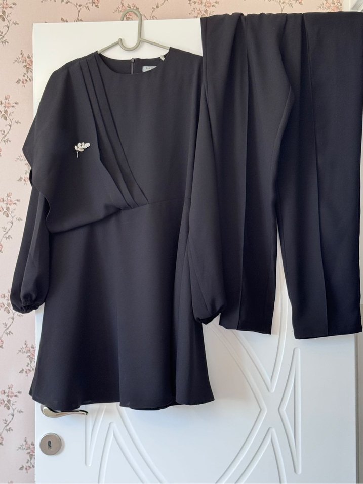Siyah Uzun Kollu Midi Tesettür Takım - Görsel 4