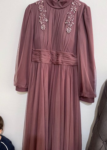 Uzun Mor İşlemeli Kadın Abiye Elbise - Görsel 4