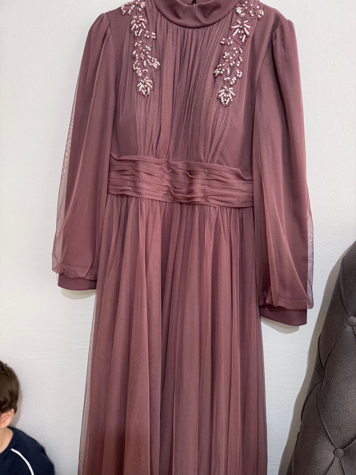 Uzun Mor İşlemeli Kadın Abiye Elbise - Görsel 4