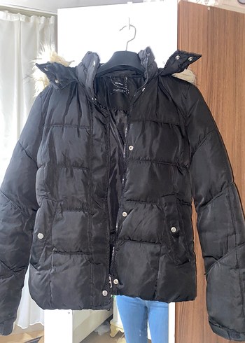 Bershka Siyah Kapusonlu Sisme Mont