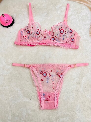 Diğer Pembe bralet takım