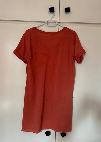 Kırmızı V Yaka  Kadın Tişört - Görsel 4