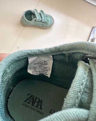 22 Beden Zara bebek ayakkabı