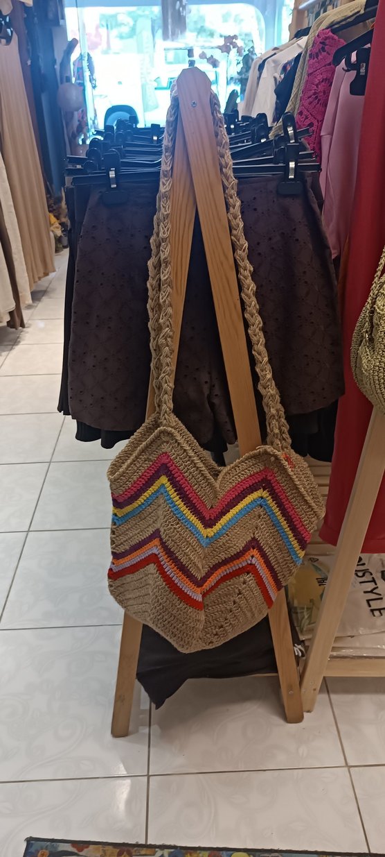 Püsküllü Çok Renkli Örgü Kadın Çanta - Görsel 2