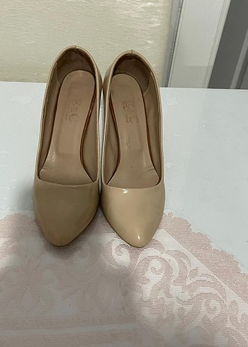 Bej Stiletto Topuklu Kadın Ayakkabı