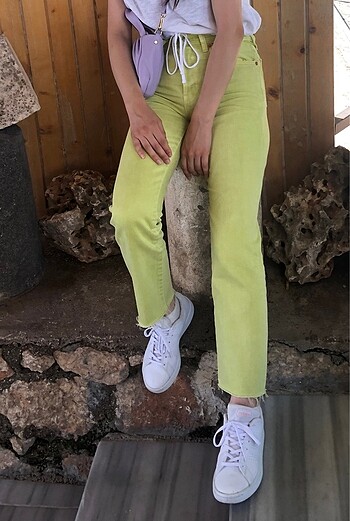 Fıstık yeşili düğmeli jean
