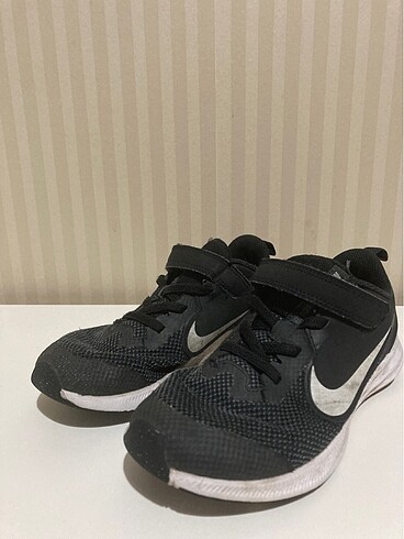 Nike marka spor ayakkabi