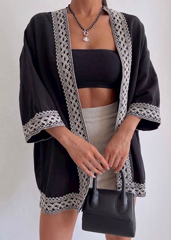 Dantel Detaylı Siyah Kısa Bohem Kimono