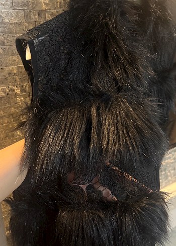 Siyah Kürklü Uzun Kadın Yelek - Görsel 2