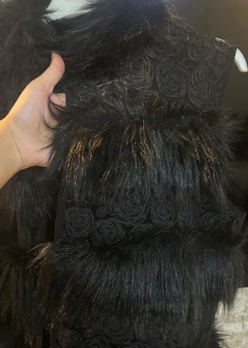 Siyah Kürklü Uzun Kadın Yelek - Görsel 4