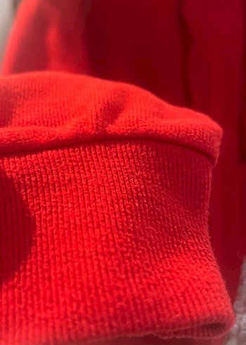 Kırmızı Zincir Detaylı Kapüşonlu Sweatshirt - Görsel 2