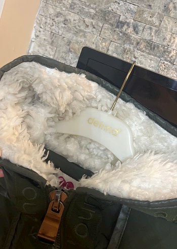 Koyu Yeşil Kürklü Uzun Kadın Kışlık Mont - Görsel 2