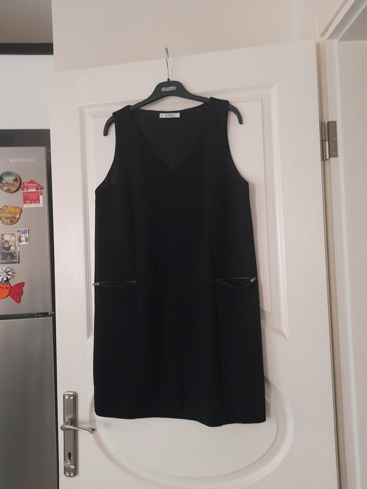 Siyah V Yaka Midi Kolsuz Kadın Elbise - Görsel 2