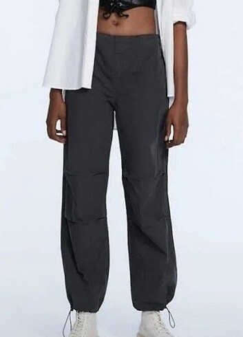 Stradivarius Paraşüt Pantolon 