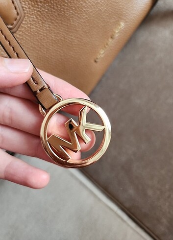  Beden Michael kors askılı canta 