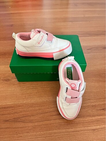 Benetton pembe beyaz 23 no