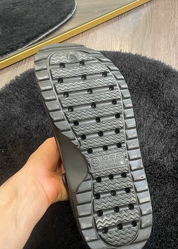40 Beden Siyah crocs taşlı terlik
