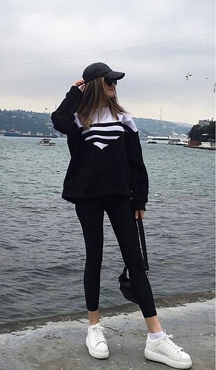 Adidas çizgili sweathshirt