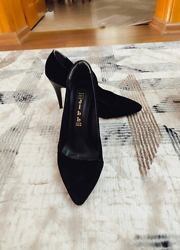 37 Beden Stiletto 