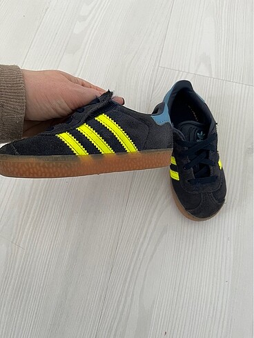 24 Beden lacivert Renk Erkek çocuk Adidas spor ayakkabısı