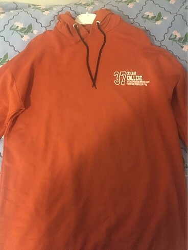 Sweetshirt
