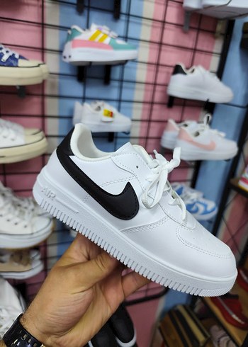 Siyah Detaylı Beyaz unisex Spor Ayakkabı
