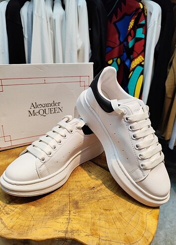 44 Beden beyaz Renk Alexander McQueen beyaz sneaker 