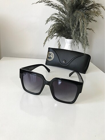  Beden Rayban marka güneş gözlüğü