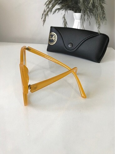 Beden Rayban marka güneş gözlüğü