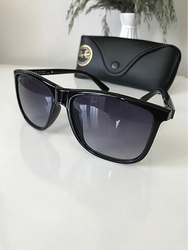 Ray Ban Rayban marka güneş gözlüğü