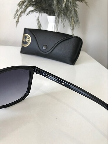  Beden Rayban marka güneş gözlüğü