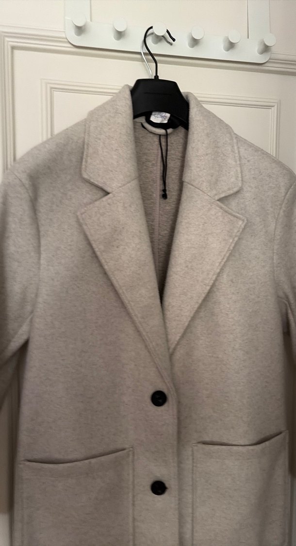 Düğmeli Bej Klasik Kaban - Görsel 2