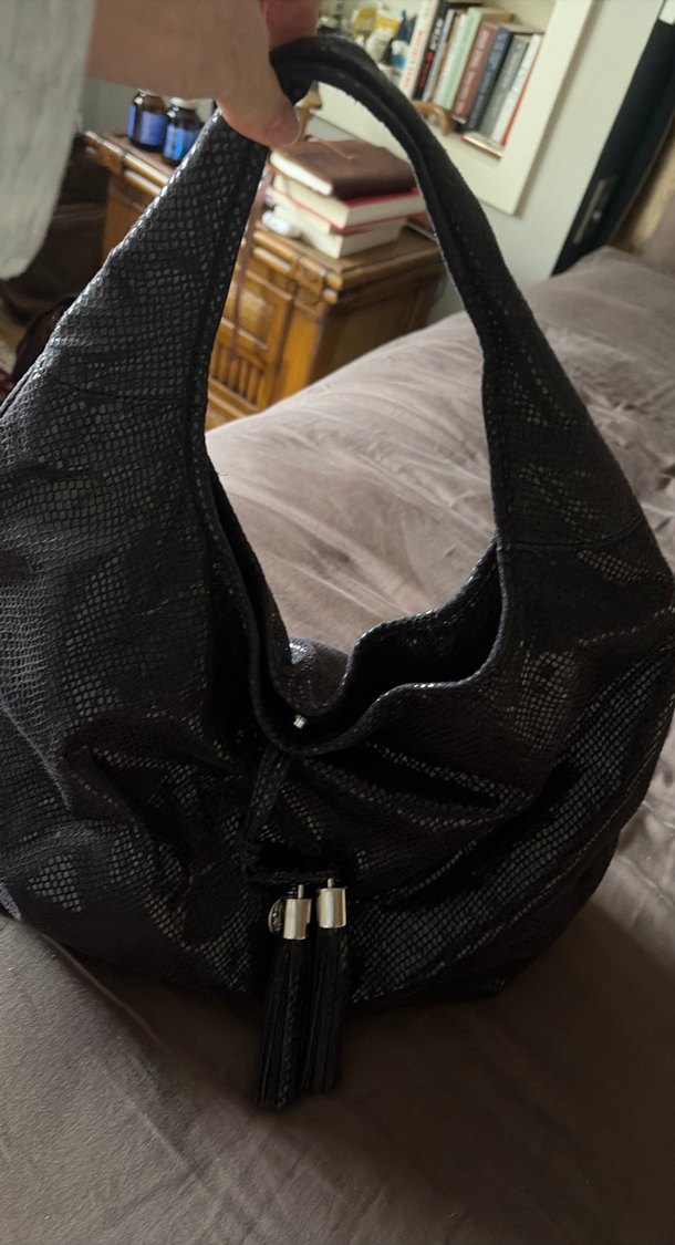 Siyah Yılan Derisi Desenli Fermuarlı Deri Çanta - Görsel 4