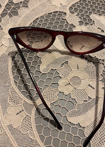 Bordo Dantel Detaylı Retro Kadın Güneş Gözlüğü - Görsel 3