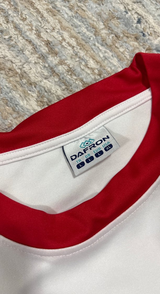 Beyaz Kırmızı Ay Yıldız Baskılı Tişört - Görsel 4