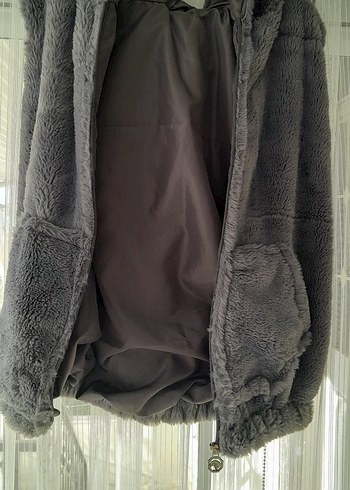 Kapüşonlu Gri Peluş Kız Yeleği - Görsel 2