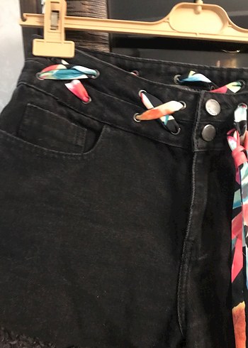 Bohem Çok Renkli Bağcıklı Kot Şort - Görsel 4