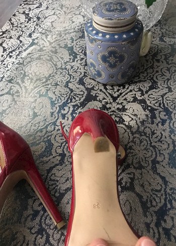 Kırmızı Parlak Yılan Derisi Desenli Topuklu Ayakkabı - Görsel 10