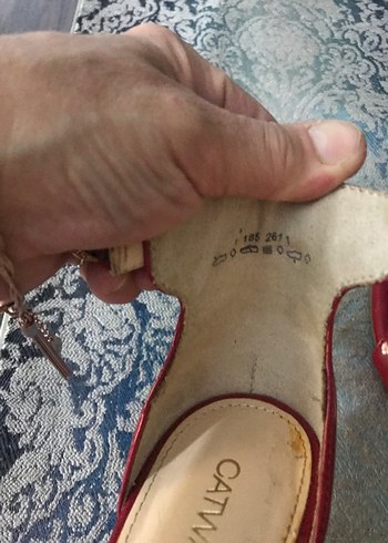 Kırmızı Parlak Yılan Derisi Desenli Topuklu Ayakkabı - Görsel 8