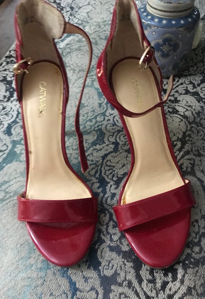 Kırmızı Parlak Yılan Derisi Desenli Topuklu Ayakkabı - Görsel 2