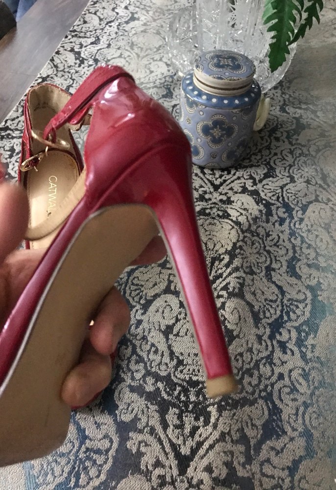 Kırmızı Parlak Yılan Derisi Desenli Topuklu Ayakkabı - Görsel 3