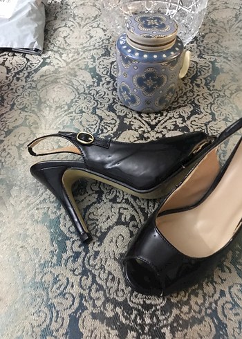 Siyah Parlak Yılan Desenli Tokalı Stiletto - Görsel 3